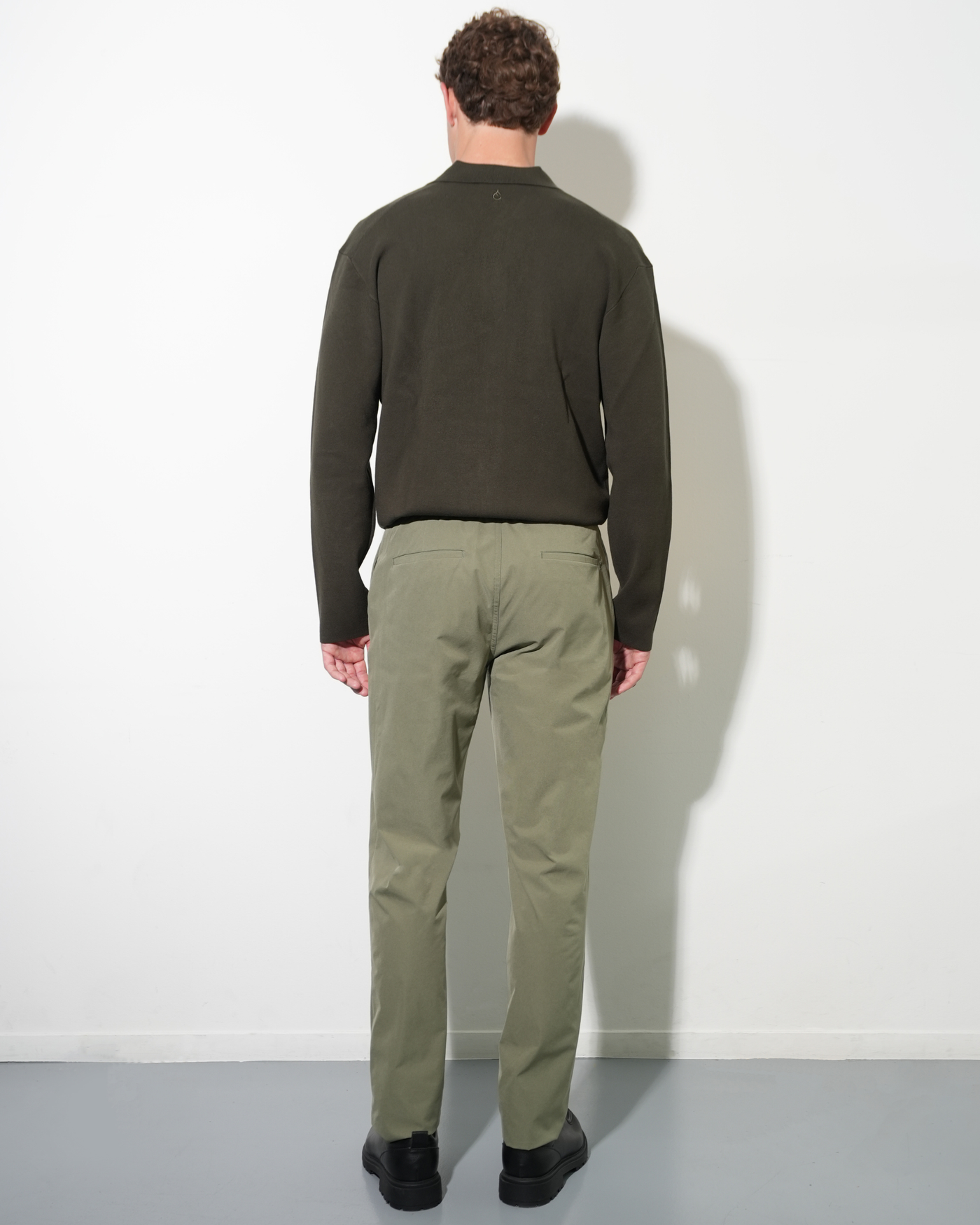 Light-weight pants olive